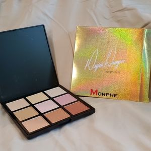 Morphe x Deysi Danger highlighter palette